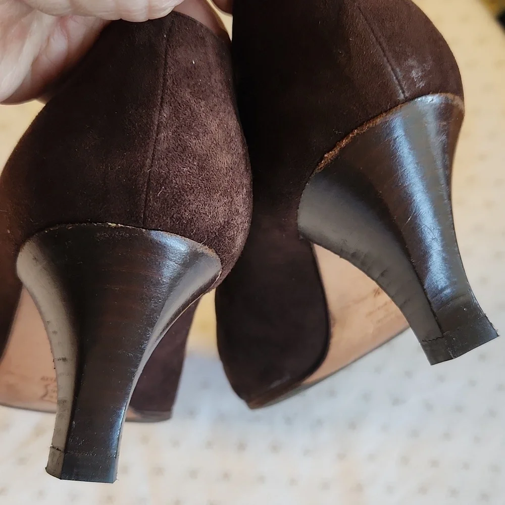 Sergio Rossi Brown Suede Embroidered Toe Kitten Heels Pumps sz 38.5/8.5